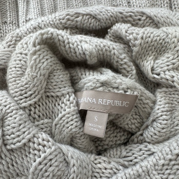 Banana Republic Cable Knit Sweater - Picture 5 of 6